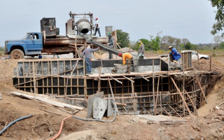 Serão construídas pontes, bueiros e galerias