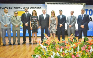 Governador Mauro Carlesse e autoridades