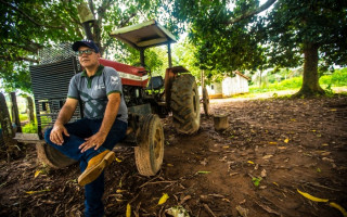 Produtor recebe assistência técnica em sua propriedade na cidade de Arapoema