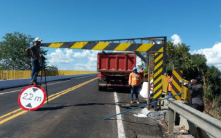 Ageto reinstala pórticos delimitadores na duas entradas da ponte na TO-255