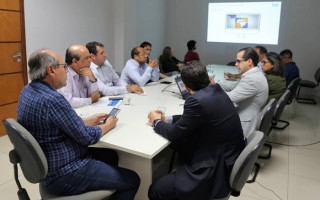 Reunião entre representantes da BRK e o prefeito Ronaldo Dimas 