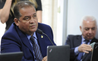 Senador Eduardo Gomes assume cargo de secretário de Estado da Governadoria