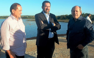 Senador Vicentinho (PR), Ministro do Planejamento Dyogo Oliveira e Ronaldo Dimas na ponte da Via Lago.