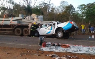 Caminhonete bateu na traseira do caminhão na TO-255 e deixou três mortos