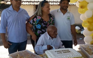Plácido Francisco da Silva celebrou nesta quinta-feira (8) seus 113 anos