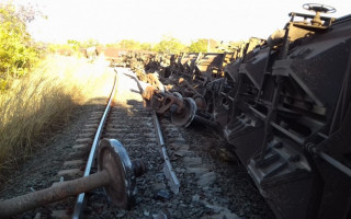 Treem descarrilou na Ferrovia Norte-Sul