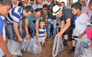 Soltura de 10 mil alevinos do Projeto Lago Vivo foi realizada nesta 2ª, 12