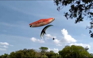 Atletas caem de parapente na Serra do Estrondo, em Axixá. 