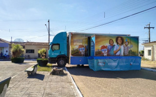 Caminhão do projeto Nossa Energia faz parada a cada três dias em cidade diferente. 