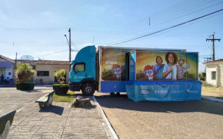 Caminhão do projeto Nossa Energia faz parada a cada três dias em cidade diferente. 