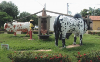 Entre as principais obras do escultor, estão o carro de boi e o engenho.