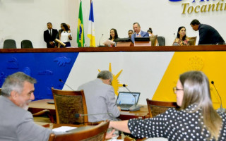 Parlamentares celebraram o enquadramento das contas públicas do TO na Lei de Responsabilidade Fiscal.