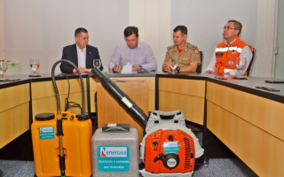 O termo de convênio da doação foi assinado na sala de reunião da Energisa.