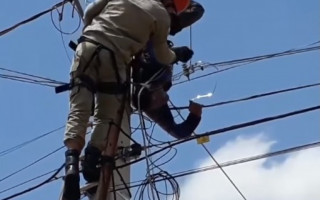 Homem foi socorrido ainda com vida pelo Corpo de Bombeiro. 