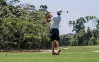 A estrutura do Caribe Golf & Spa está localizada às margens do Lago