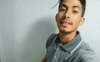 Jovem se desequilibrou e caiu de coqueiro. 