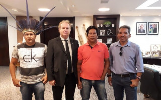 Governador recebe a visita dos caciques Karajá, Izaque Waxia Karajá e Clebe Ixydeo Karajá; e também do indígena Wesley Kanela Karajá.