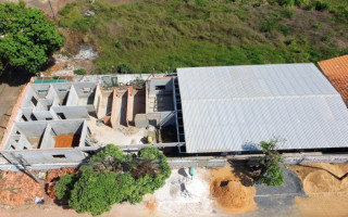 São seis salas de aula e ainda mais uma sala para o Atendimento Educacional Especializado (AEE), todas climatizadas.