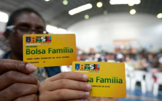 Governo federal garante 13º aos beneficiários do Bolsa Família