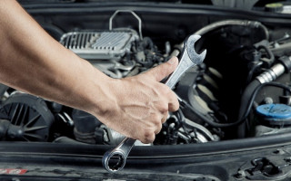 Motoristas devem ficar atentos a falhas no motor de seus veículos.