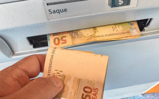 Caixa saques de até R$ 500 do FGTS para não correntistas do banco. 