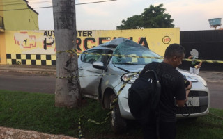 Carro bateu na palmeira e condutor morreu em Araguaína 