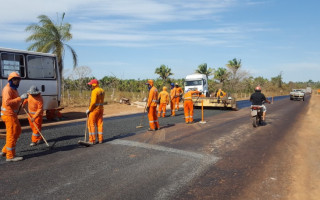 Assinatura de contrato levará obras aos 139 municípios tocantinenses 