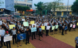 Protesto de estudantes do Colégio da Polícia Militar em Araguaína