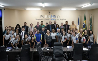  Servidores das unidades militares e pais de alunos discutiram sobre mudanças anunciadas pela Seduc