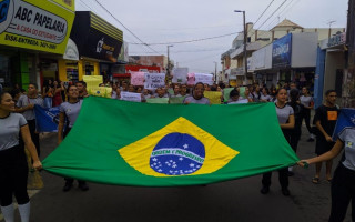 Protesto alunos do Colégio da Polícia Militar em Araguaína.