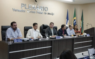 Sessão na Câmara aconteceu nesta segunda-feira, 11.