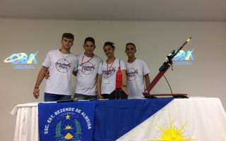 Equipe vencedora da 13ª Edição da Mostra Brasileira de Foguetes.