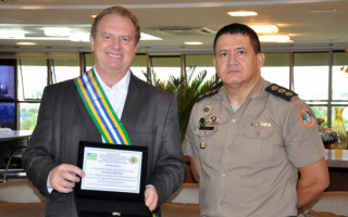 Carlesse foi homenageado pelo governo de Goiás.