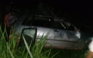Carro capotou na TO-424, zona rural de Babaçulândia.