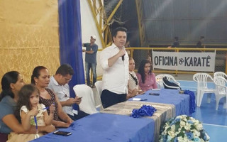 Parlamentar participou do encerramento anual do projeto Construindo um Social Digno.