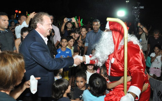 Carlesse abriu oficialmente a Cantata de Natal e recepcionou Papai Noel no Palácio Araguaia.