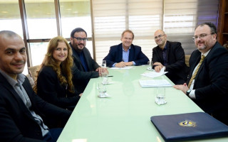 De acordo com Carlesse, o acordo foi firmado com vantagens aos servidores públicos