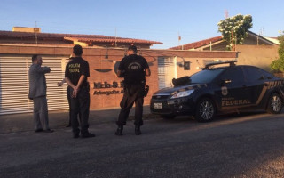 Agentes da PF durante a Operação Ápia 