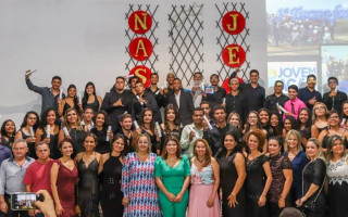 Primeira turma a se formar na Escola Jovem em Ação, no Colégio Rui Barbosa.