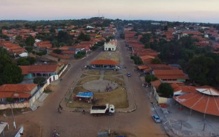 Professora  é contratada pela Secretaria Municipal de Educação. 