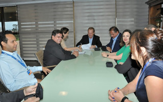  Também foram assinados contratos para construção de 21 unidades habitacionais em Ananás