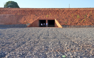 Conclusão da obra de aterro da cratera do Detran em Araguaína.