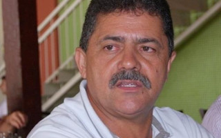 Ex-prefeito Valuar Barros