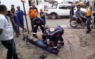 Andarilho é contido com tiro na perna após ameaçar populares em Araguaína. 