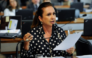 Para Kátia Abreu, loja não pode impor pagamento de suas faturas unicamente no estabelecimento  