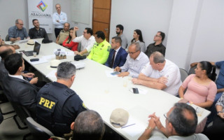Dimas se reuniu com representantes de várias instituições para discutir a implantação do Gabinete de Gestão Integrada.