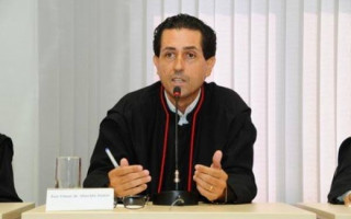 Procurador aposentado, José Omar de Almeida Júnior 