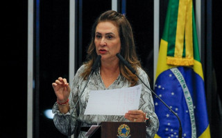 Kátia defende no plenário do Senado projeto de lei que estabelece o fim da obrigatoriedade de autoescola para obtenção de CNH