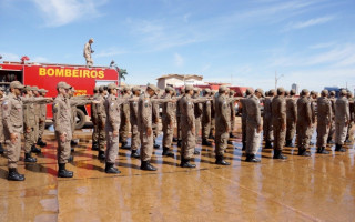Homens do Corpo de Bombeiros 