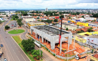 O local contará com 30 boxes comerciais, Praça de Alimentação com oito restaurantes, banheiros, elevador e setor administrativo. 